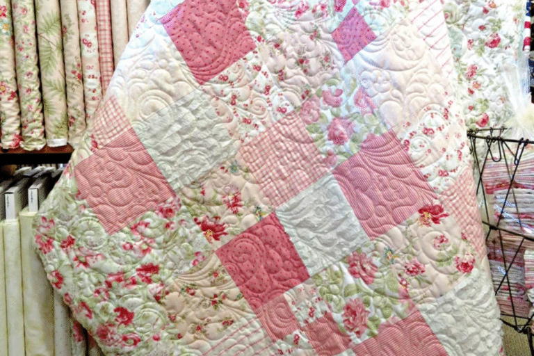 Pink quilt pattern in different shades of pink